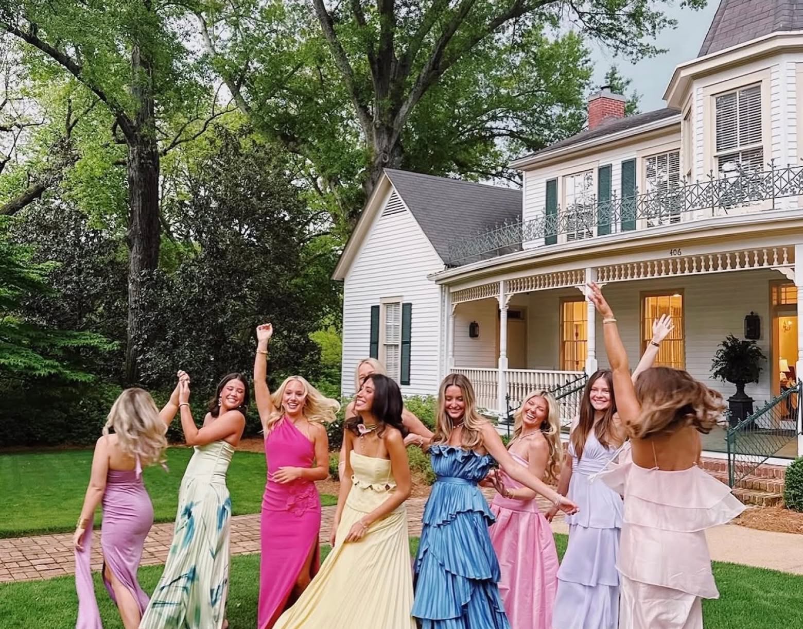 PMU-sorority-girls-dancing-why-phi-mu-banner@2x.jpg