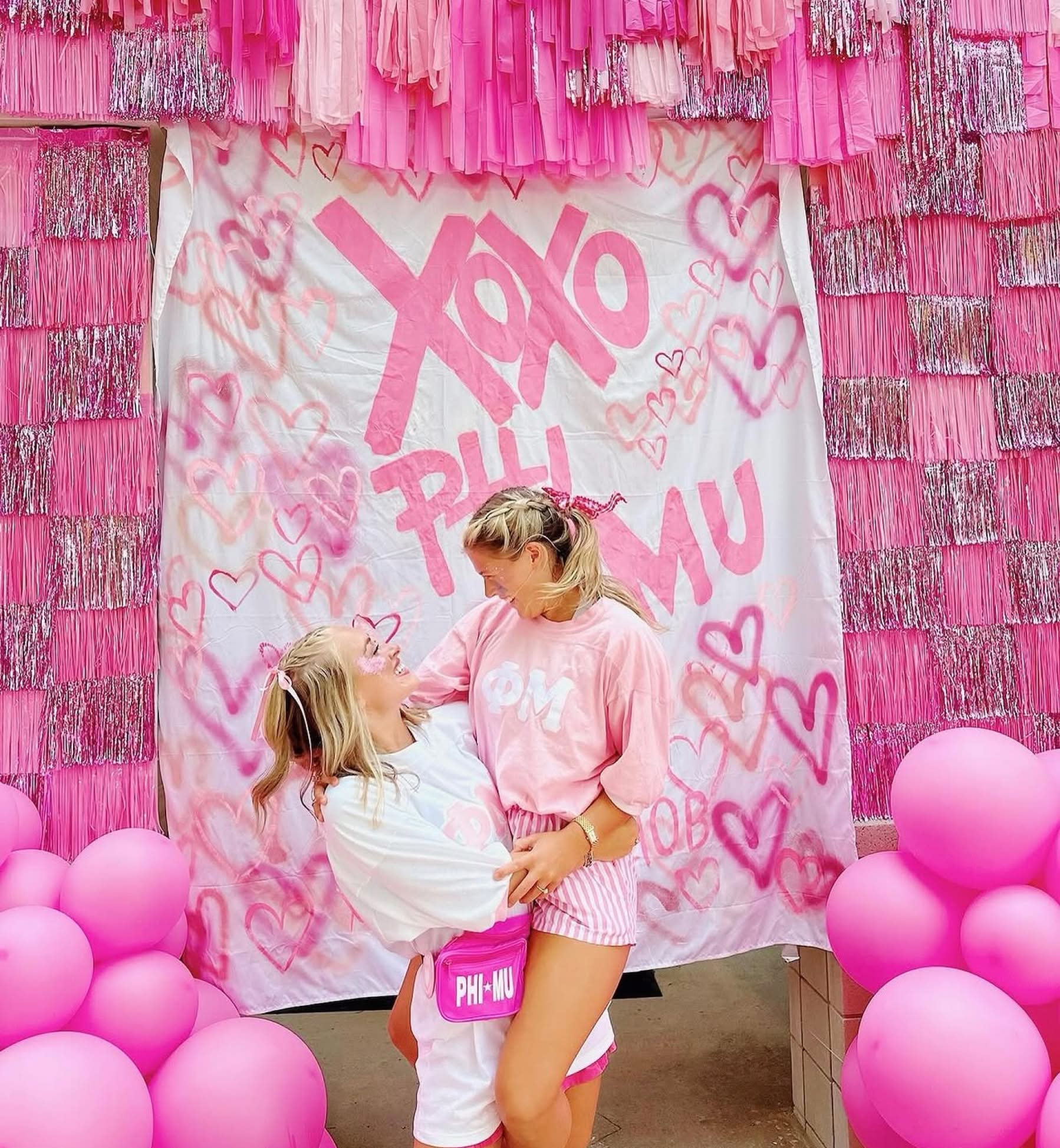 PMU-sisters-celebrating-campus-event-about-phi-mu-quick-facts-edited@2x